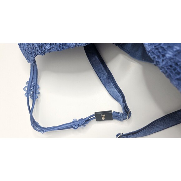 Victoria’s Secret Bombshell Plunge Underwire Push Up Blue Lace Bra 34D - Picture 2 of 9